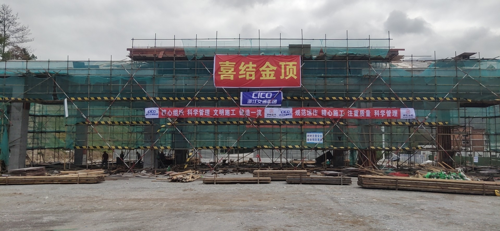 b6fc5059642fc48fb2011e24e9f99cbc.jpg