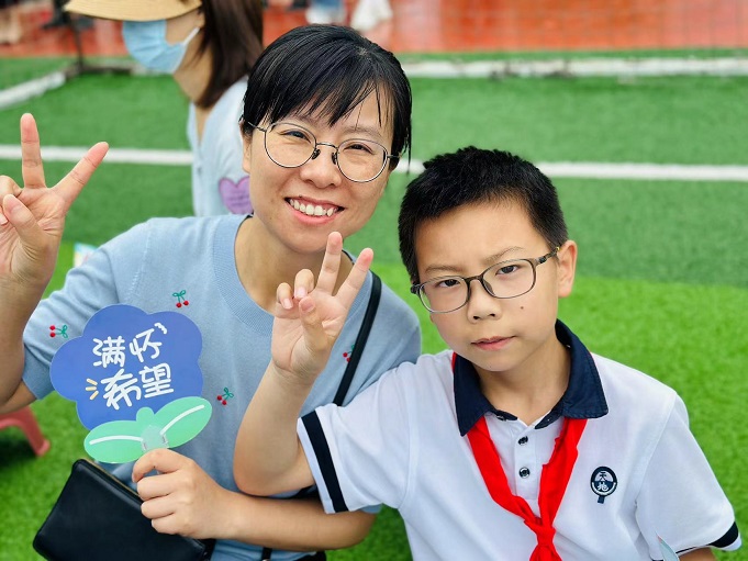 f55ea5d5ad235b2964ca1080bc6f0c04.jpg 第二屆最美礦嫂-秦新礦業公司張舜妻子 (3) - 副本.jpg