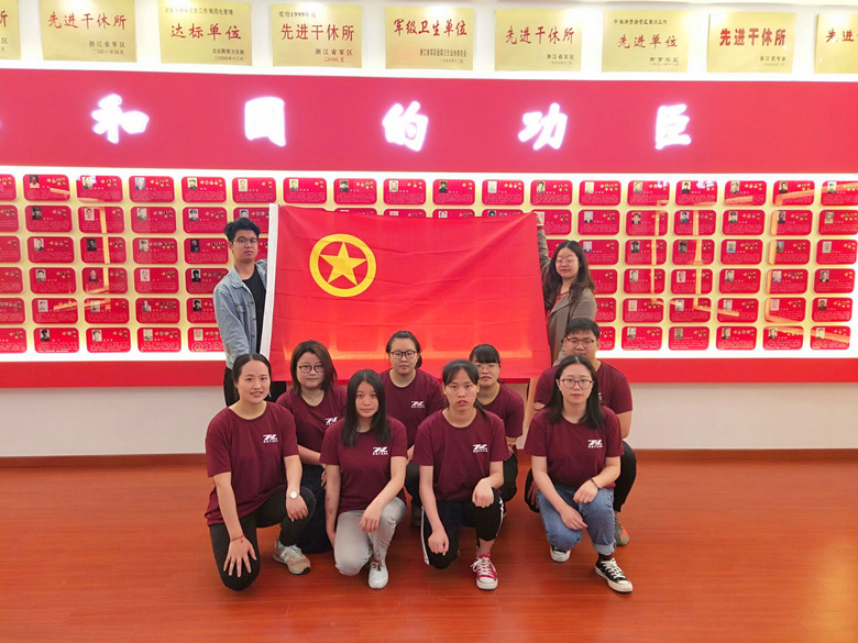 4ab6384b85437041c04d13e75b8b7cc0.jpg 團旗下合影_副本.jpg