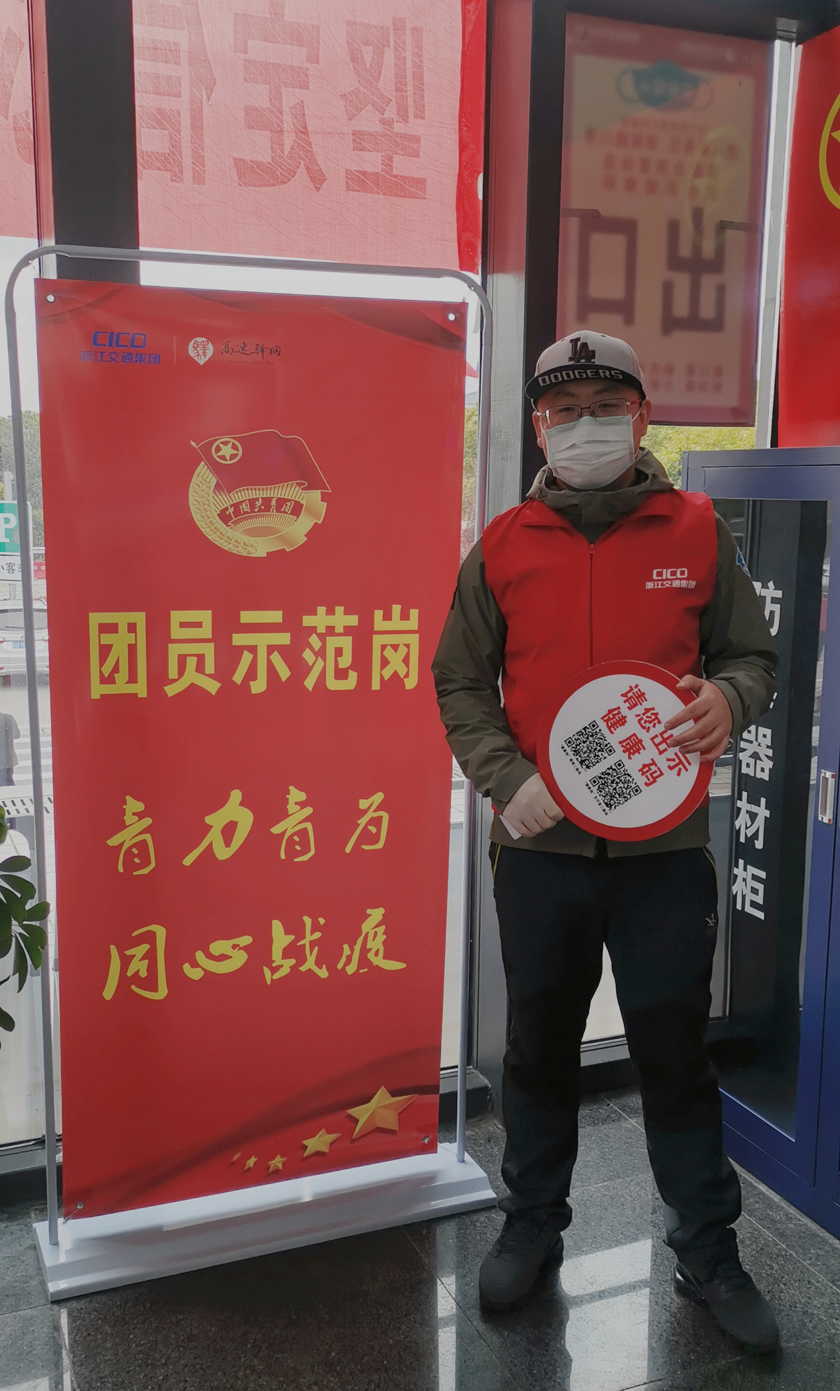 8caddc06a120abab4f3005144d190c8.jpg