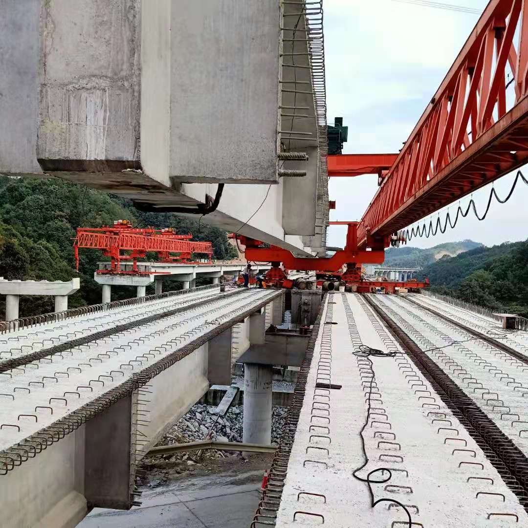 架設梁板.jpg