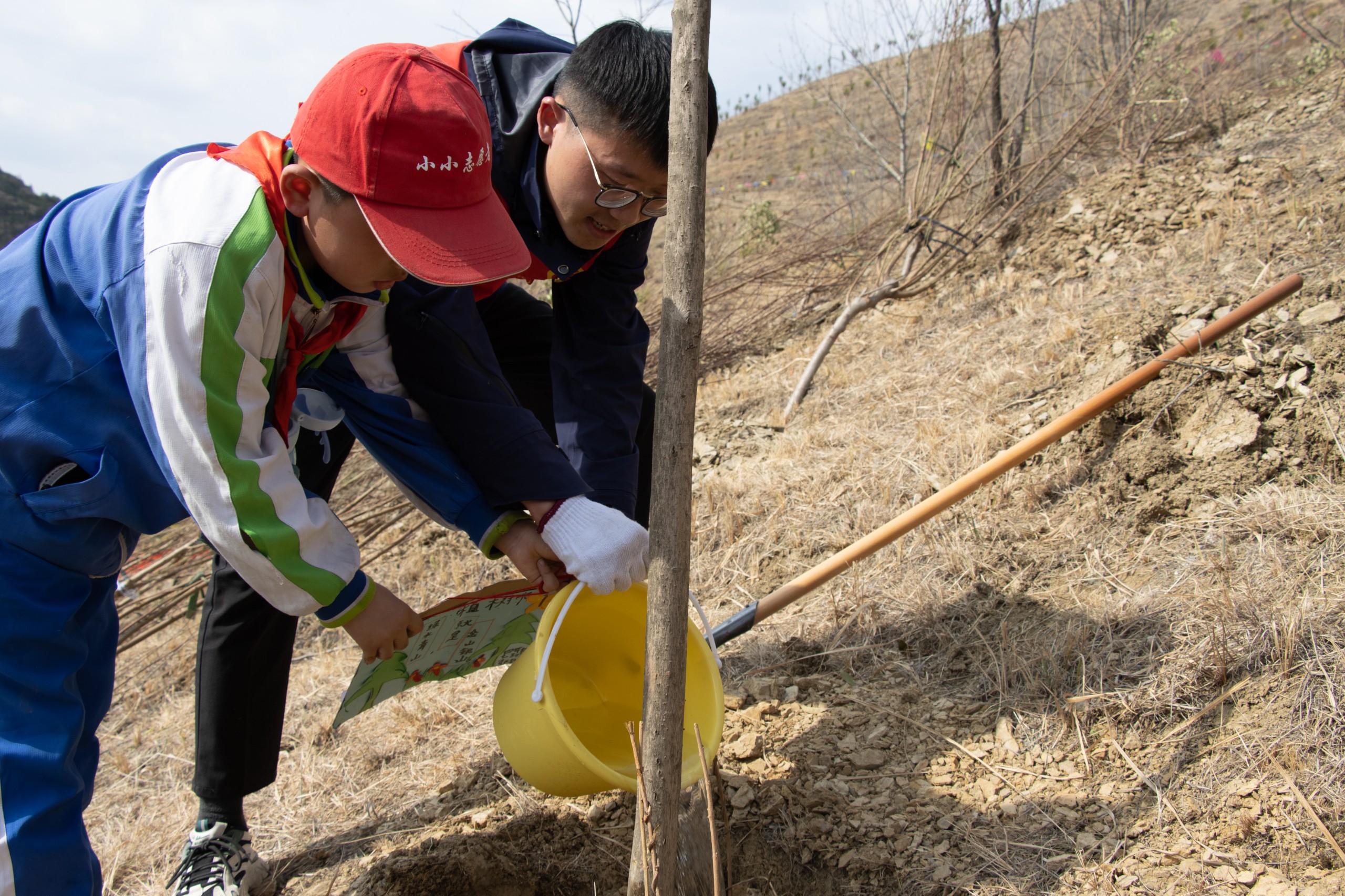 1a4cd7498f9f73c660457472f910b089.jpg 秦新礦業.jpg