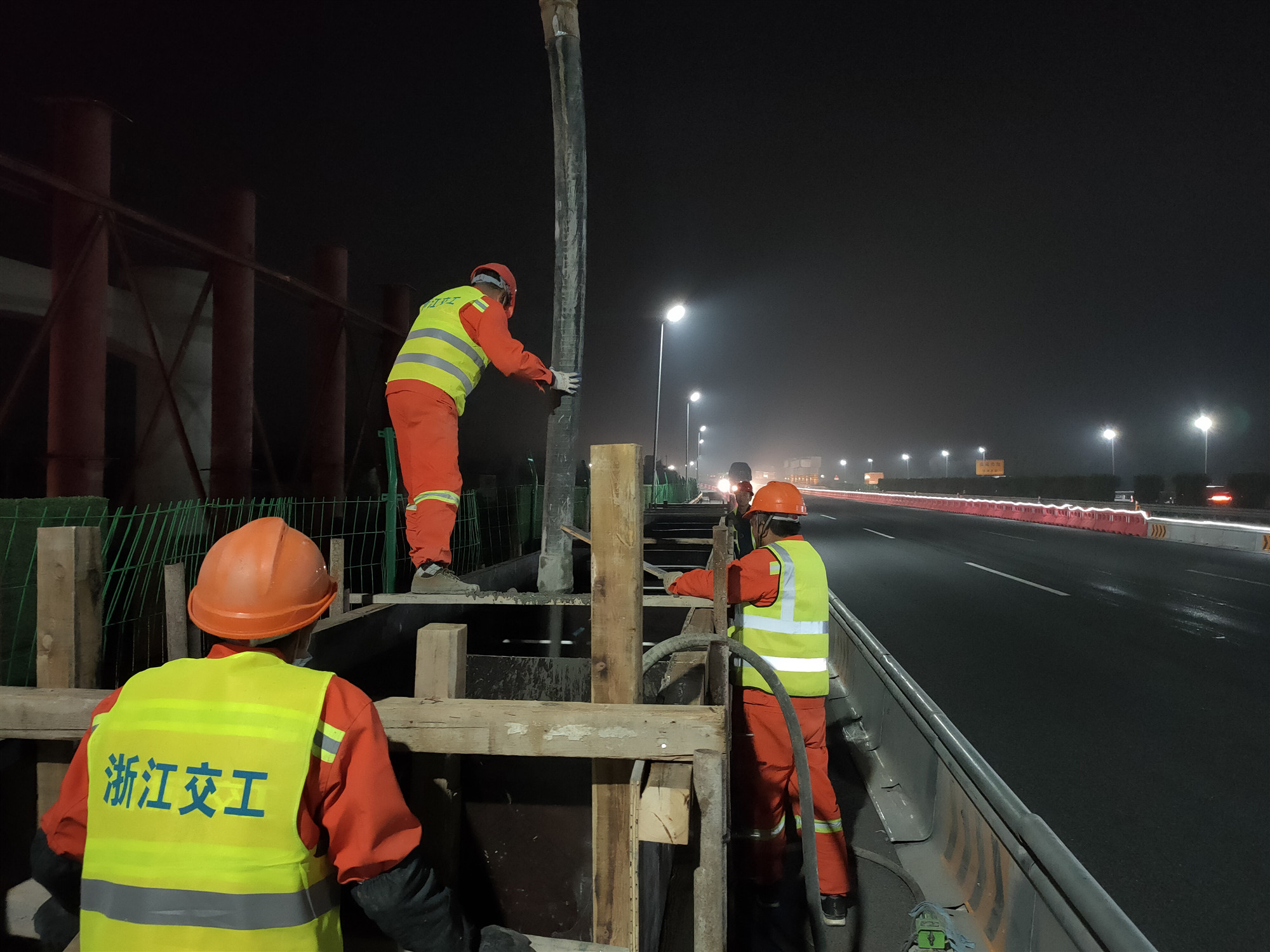 92b5c65d9c544f5c244cb723e05ae6d6.jpg 3.jpg