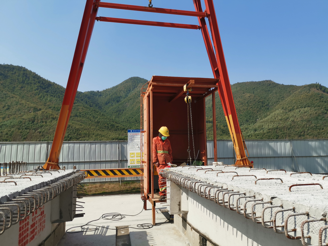 預製場梁板張拉.png