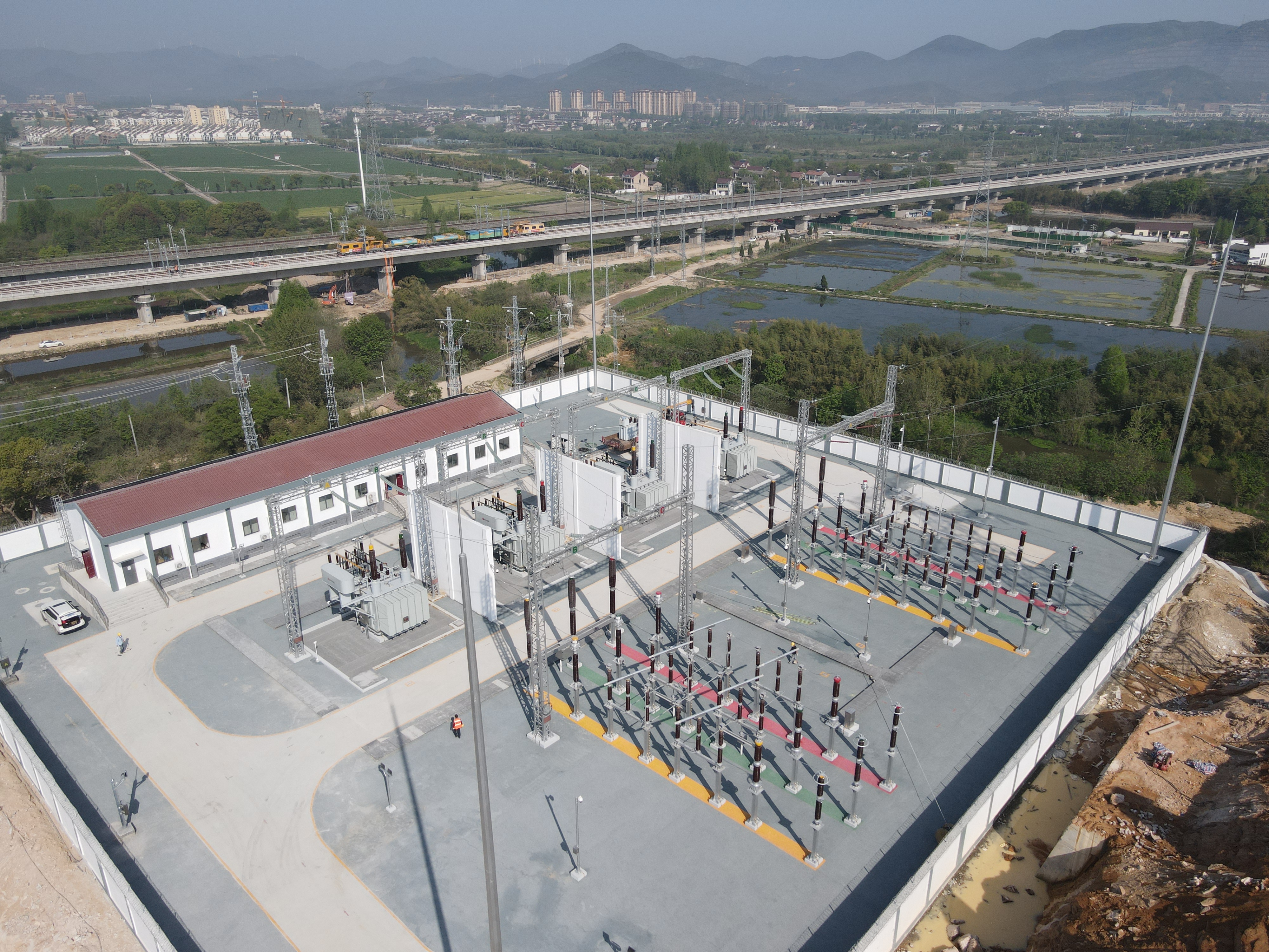 湖杭鐵路德清北牽引變電所.jpg