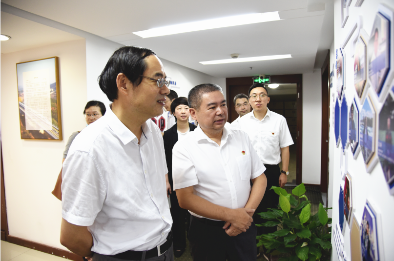 cc73a2e887dc32f393e1e74fff7c3248.png 沈秋明.png
