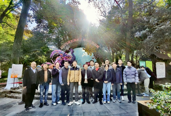 秋遊合影(1)222.jpg