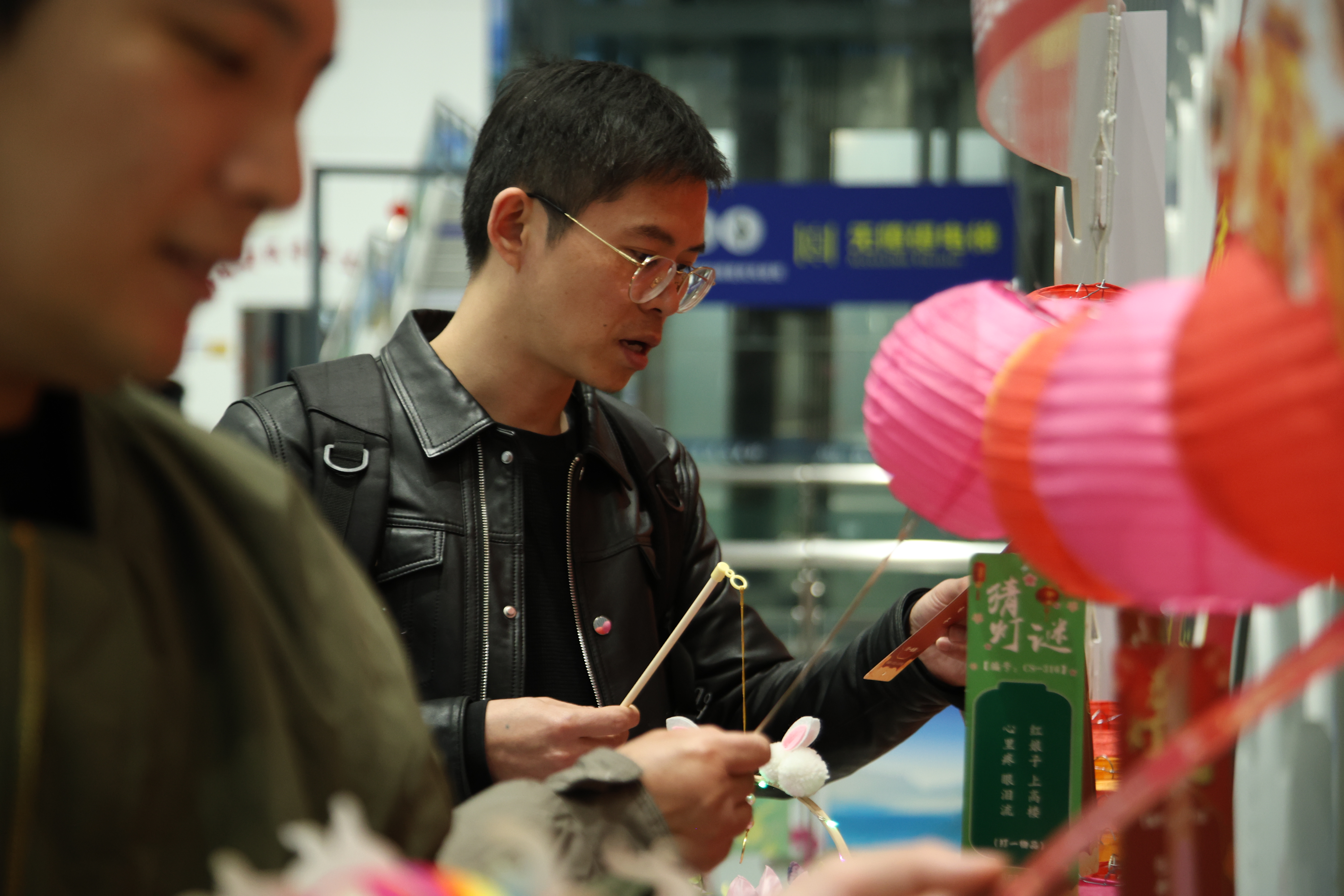 溫州S1線：乘客積極參與“猜燈謎”活動.jpg