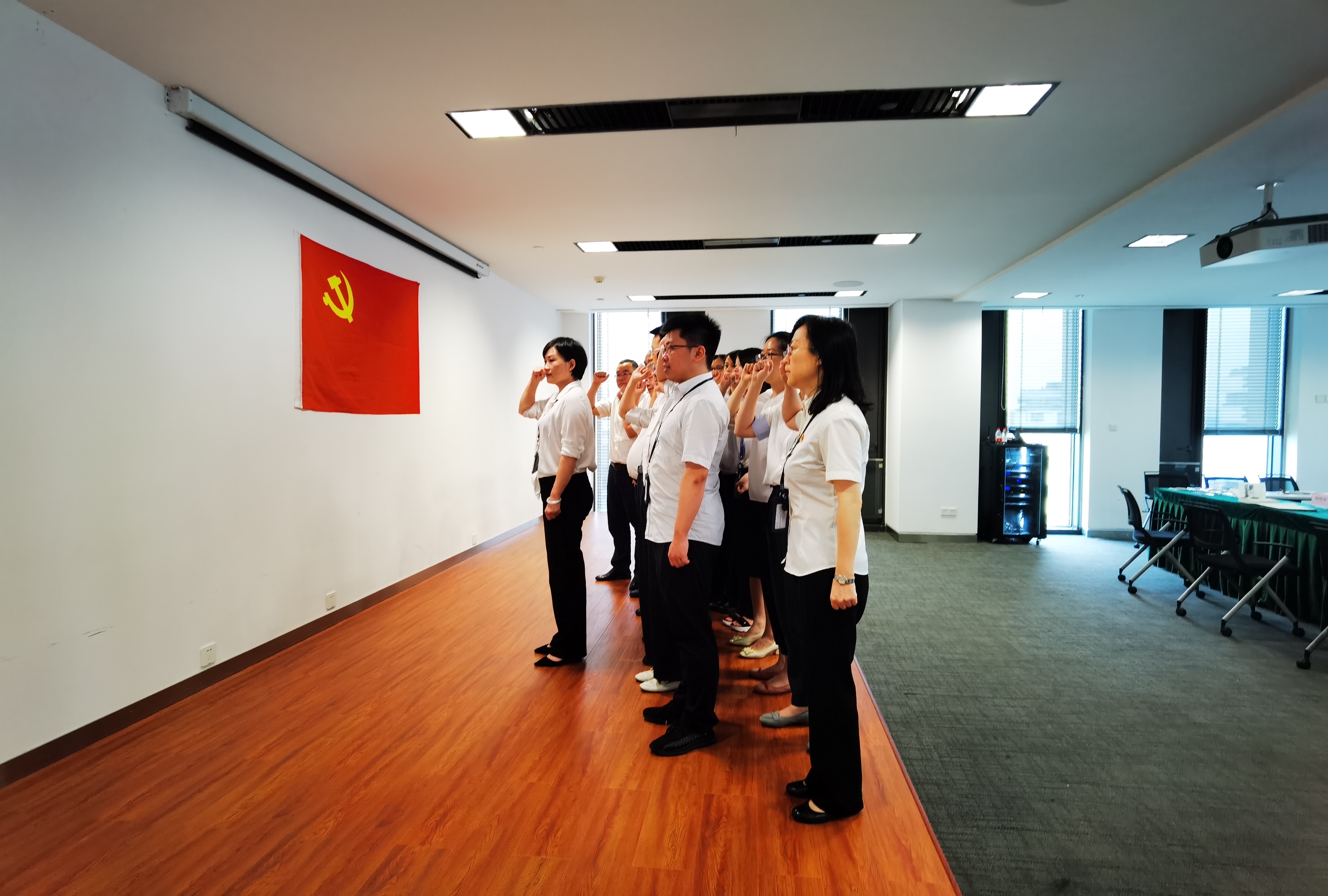 財務足球比分直播 集中宣誓0701（2）.jpg