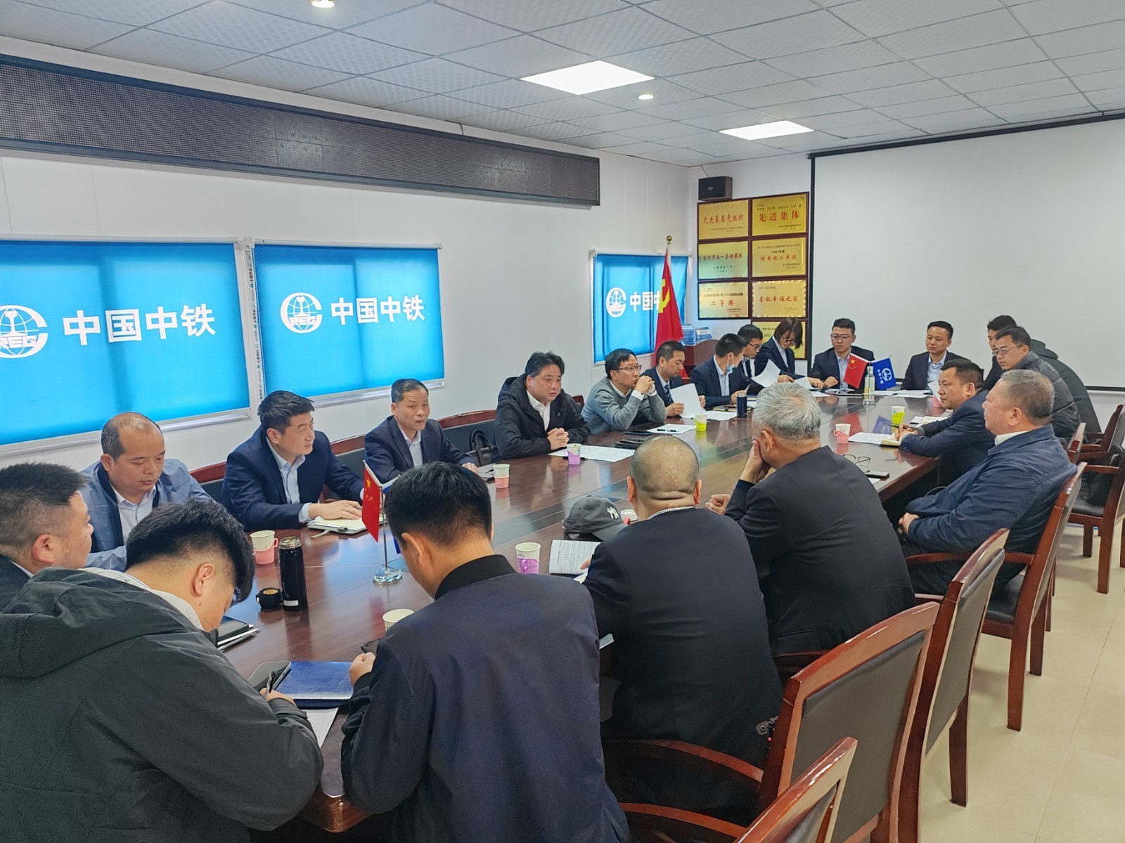 臺州南鐵路物流基地項目推進會.jpg